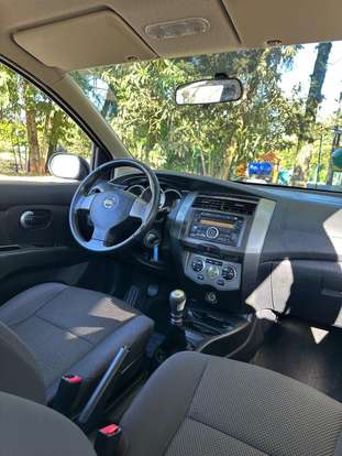 NISSAN-LIVINA-2012