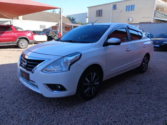 NISSAN VERSA 1.6 16V FLEXSTART UNIQUE 4P XTRONIC NISSAN VERSA 1.6 16V FLEXSTART UNIQUE 4P XTRONIC