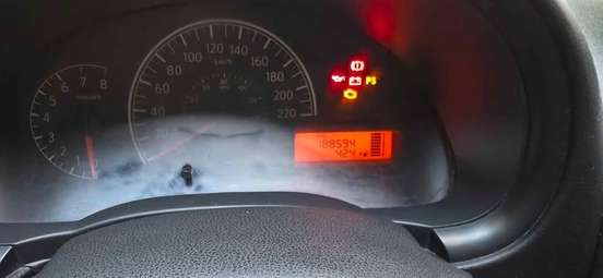 NISSAN-VERSA-2012