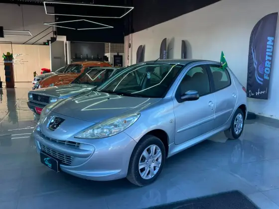 PEUGEOT 207 1.4 XR 8V FLEX 4P MANUAL PEUGEOT 207 1.4 XR 8V FLEX 4P MANUAL