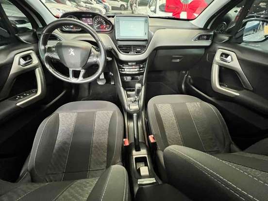 PEUGEOT-208-2018