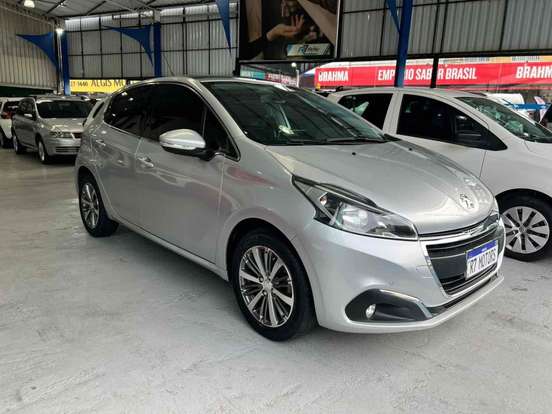 PEUGEOT-208-2018