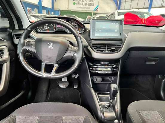 PEUGEOT-208-2018