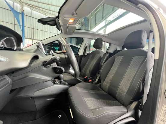 PEUGEOT-208-1.6 GRIFFE 16V FLEX 4P AUTOMÁTICO PEUGEOT-208-2018