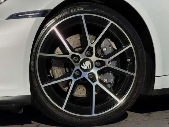 PORSCHE-911-2025