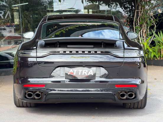 PORSCHE-PANAMERA-2023