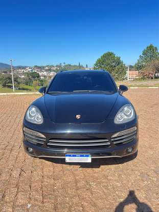 PORSCHE-CAYENNE-2011
