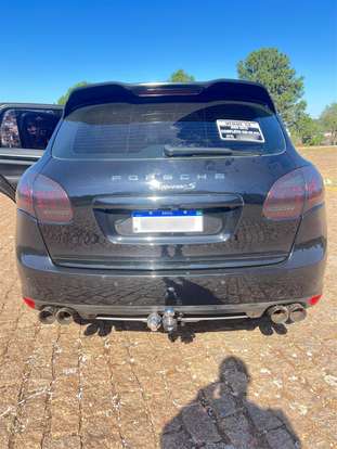 PORSCHE-CAYENNE-2011