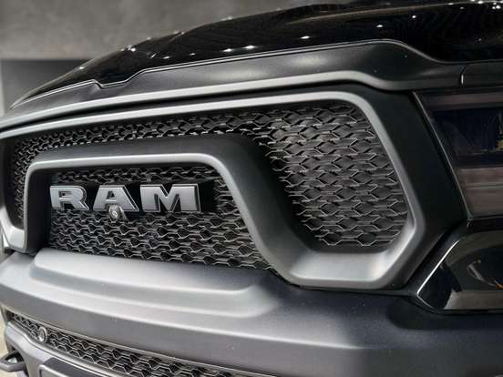 RAM-1500-5.7 V8 GASOLINA REBEL CD 4X4 AUTOMÁTICO RAM-1500-2021