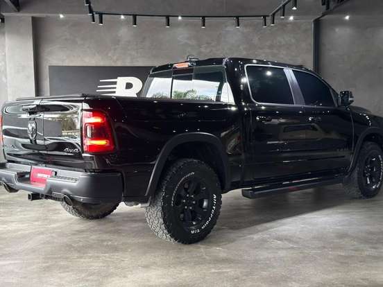 RAM-1500-5.7 V8 GASOLINA REBEL CD 4X4 AUTOMÁTICO RAM-1500-2021