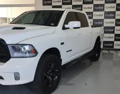RAM CLASSIC 5.7 V8 GASOLINA LARAMIE NIGHT EDITION CD 4X4 AUTOMÁTICO RAM CLASSIC 5.7 V8 GASOLINA LARAMIE NIGHT EDITION CD 4X4 AUTOMÁTICO