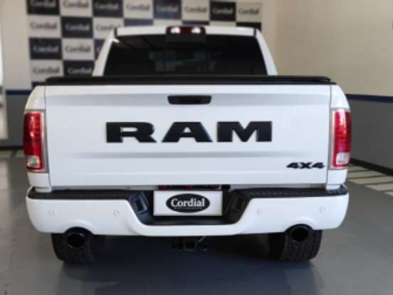 RAM-CLASSIC-5.7 V8 GASOLINA LARAMIE NIGHT EDITION CD 4X4 AUTOMÁTICO RAM-CLASSIC-2022