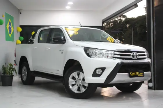 TOYOTA HILUX 2.7 SR 4X2 CD 16V FLEX 4P AUTOMÁTICO TOYOTA HILUX 2.7 SR 4X2 CD 16V FLEX 4P AUTOMÁTICO