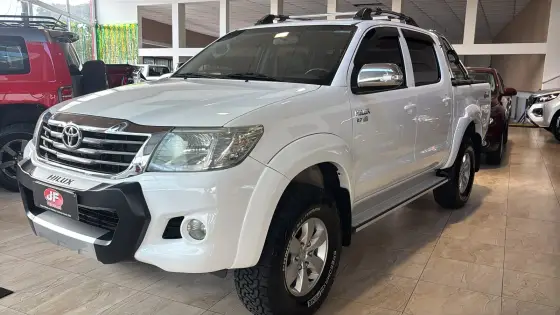 TOYOTA HILUX 2.7 SRV 4X4 CD 16V FLEX 4P AUTOMÁTICO TOYOTA HILUX 2.7 SRV 4X4 CD 16V FLEX 4P AUTOMÁTICO