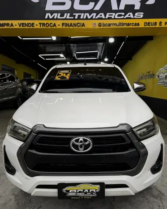 TOYOTA HILUX 2.8 D-4D TURBO DIESEL CD SR 4X4 AUTOMÁTICO TOYOTA HILUX 2.8 D-4D TURBO DIESEL CD SR 4X4 AUTOMÁTICO