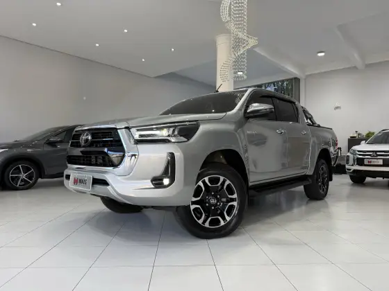 TOYOTA HILUX 2.8 D-4D TURBO DIESEL CD SRX 4X4 AUTOMÁTICO