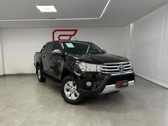 TOYOTA HILUX 2.8 SRV 4X4 CD 16V DIESEL 4P AUTOMÁTICO TOYOTA HILUX 2.8 SRV 4X4 CD 16V DIESEL 4P AUTOMÁTICO