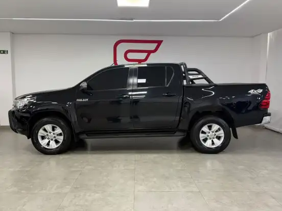 TOYOTA-HILUX-2.8 SRV 4X4 CD 16V DIESEL 4P AUTOMÁTICO TOYOTA-HILUX-2017