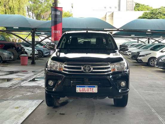 TOYOTA-HILUX-2017