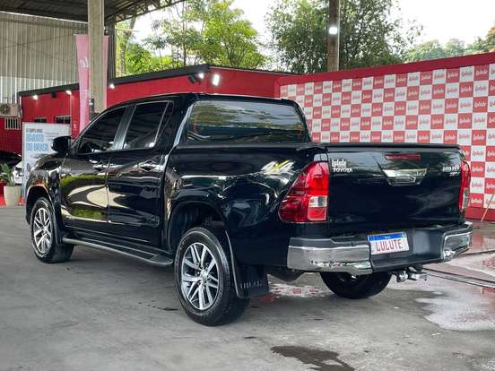 TOYOTA-HILUX-2017