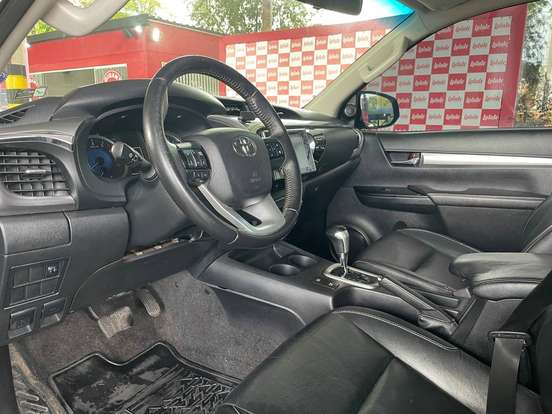 TOYOTA-HILUX-2017