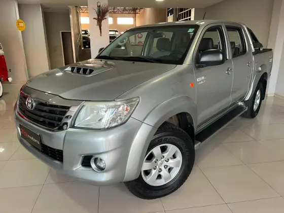 TOYOTA HILUX 3.0 SR 4X4 CD 16V TURBO INTERCOOLER DIESEL 4P MANUAL TOYOTA HILUX 3.0 SR 4X4 CD 16V TURBO INTERCOOLER DIESEL 4P MANUAL