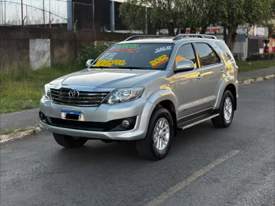 TOYOTA HILUX SW4 2.7 SR 4X2 16V FLEX 4P AUTOMÁTICO