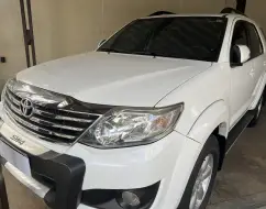 TOYOTA HILUX SW4 2.7 SR 7 LUGARES 4X2 16V FLEX 4P AUTOMÁTICO TOYOTA HILUX SW4 2.7 SR 7 LUGARES 4X2 16V FLEX 4P AUTOMÁTICO