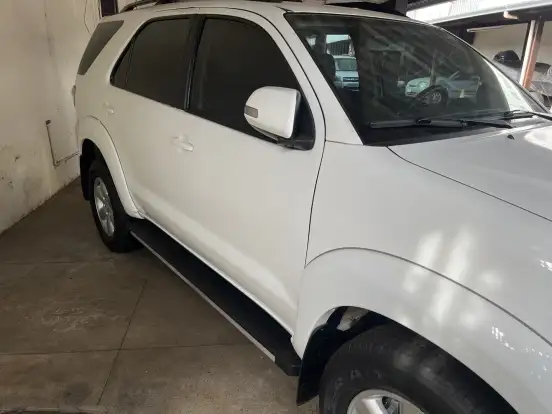 TOYOTA-HILUX SW4-2.7 SR 7 LUGARES 4X2 16V FLEX 4P AUTOMÁTICO TOYOTA-HILUX SW4-2015