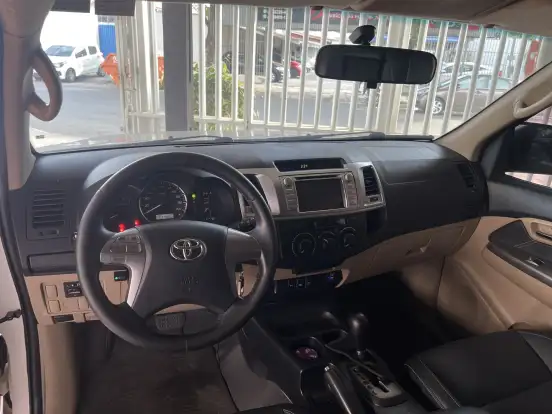 TOYOTA-HILUX SW4-2.7 SR 7 LUGARES 4X2 16V FLEX 4P AUTOMÁTICO TOYOTA-HILUX SW4-2015