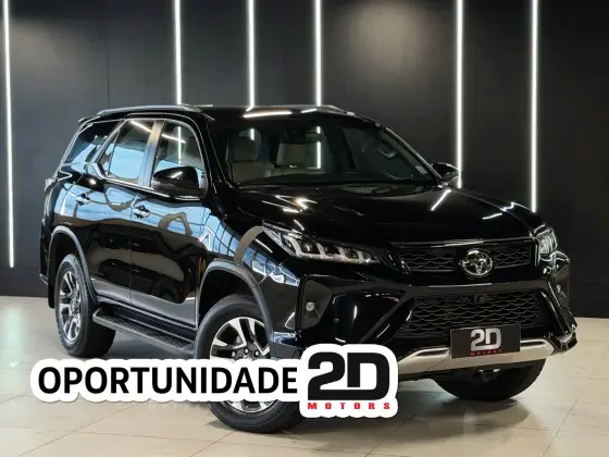 TOYOTA HILUX SW4 2.8 D-4D TURBO DIESEL DIAMOND 7L 4X4 AUTOMÁTICO TOYOTA HILUX SW4 2.8 D-4D TURBO DIESEL DIAMOND 7L 4X4 AUTOMÁTICO