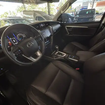 TOYOTA-HILUX SW4-2020