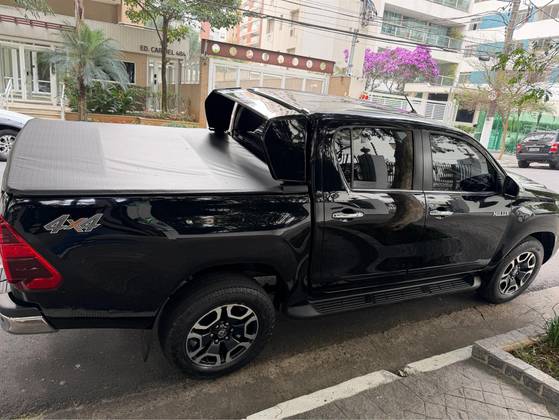 TOYOTA HILUX 2.8 D-4D TURBO DIESEL CD SRX 4X4 AUTOMÁTICO