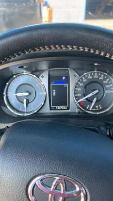 TOYOTA-HILUX-2023