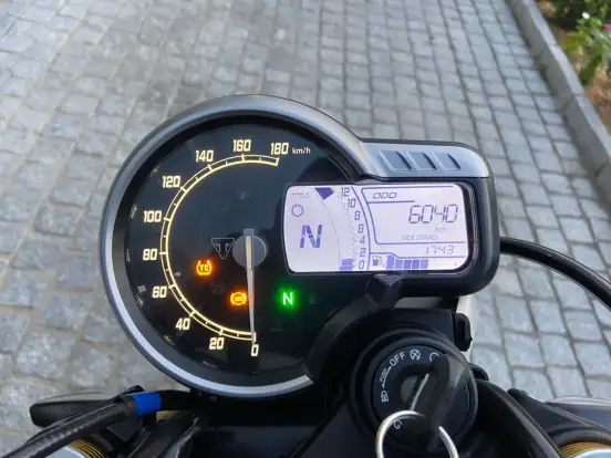 TRIUMPH-SPEED 400-2024