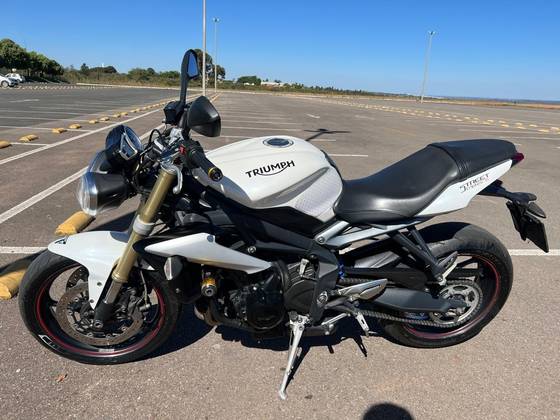 TRIUMPH STREET TRIPLE 675 ABS 