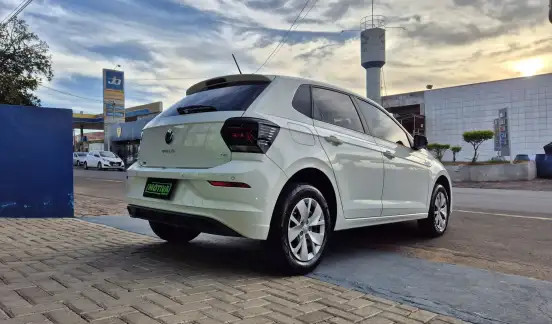 VOLKSWAGEN-POLO-2025