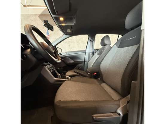 VOLKSWAGEN-T-CROSS-2024