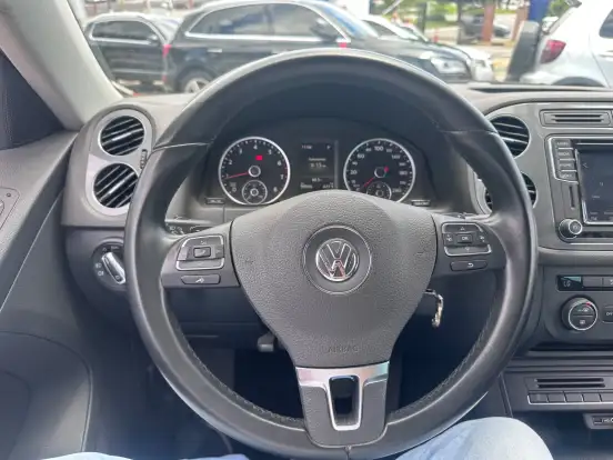 VOLKSWAGEN-TIGUAN-2.0 TSI 16V TURBO GASOLINA 4P TIPTRONIC VOLKSWAGEN-TIGUAN-2015