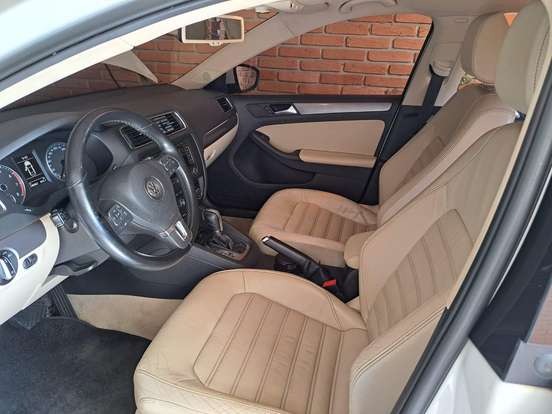 VOLKSWAGEN-JETTA-2.0 TSI HIGHLINE 211CV GASOLINA 4P TIPTRONIC VOLKSWAGEN-JETTA-2012