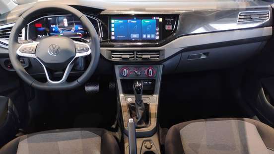 VOLKSWAGEN-POLO-2025