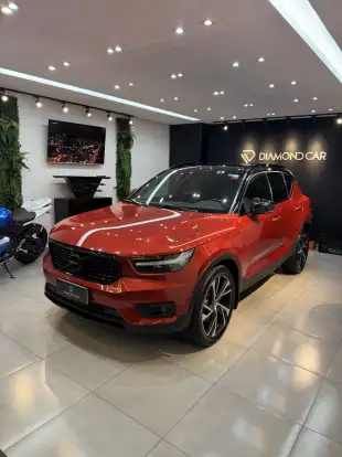VOLVO-XC40-2021