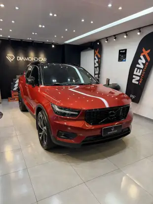 VOLVO-XC40-2021