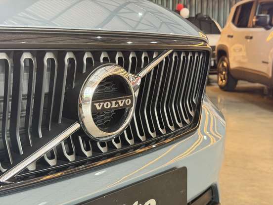 VOLVO-XC40-2.0 T5 GASOLINA MOMENTUM AWD GEARTRONIC VOLVO-XC40-2019