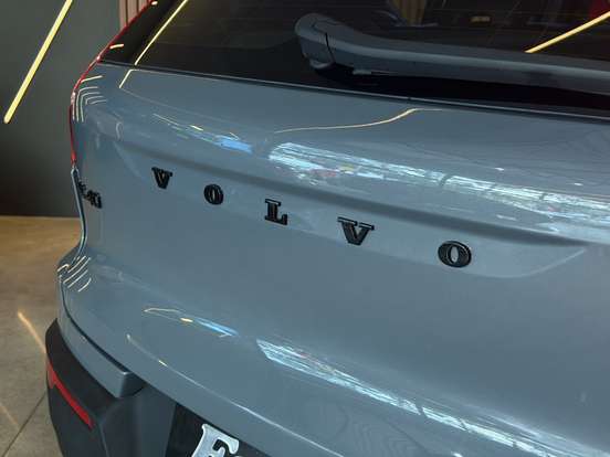 VOLVO-XC40-2.0 T5 GASOLINA MOMENTUM AWD GEARTRONIC VOLVO-XC40-2019