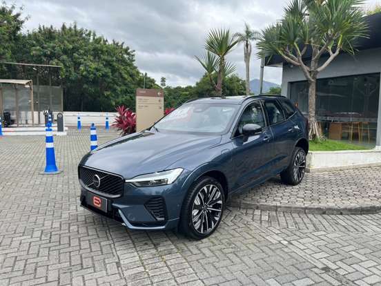 VOLVO-XC60-2025
