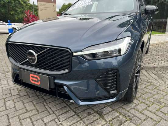 VOLVO-XC60-2025