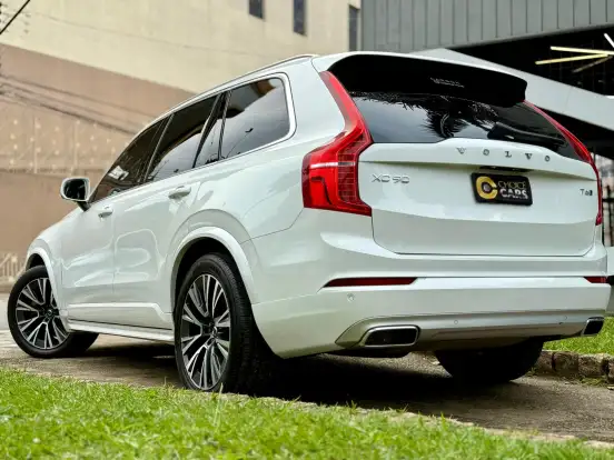 VOLVO-XC90-2019