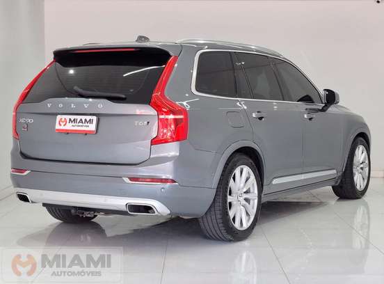 VOLVO-XC90-2018