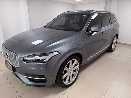 VOLVO-XC90-2017